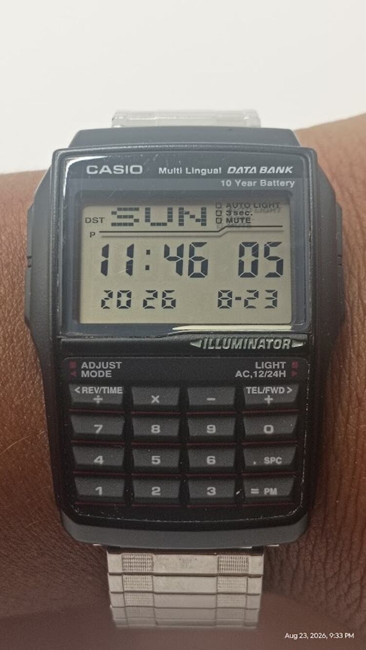Vintage Casio DBC-32 Data Bank Calculator Watch Illuminator 13 Language Digital